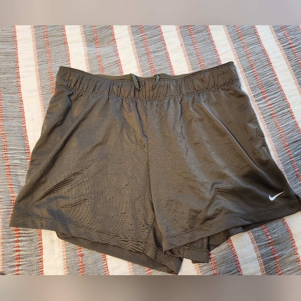 Womans Large Nike Dri Fit Shorts